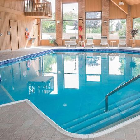 Quality Inn Grand Rapids North Walker Ngoại thất bức ảnh