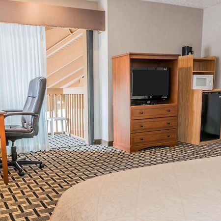 Quality Inn Grand Rapids North Walker Ngoại thất bức ảnh