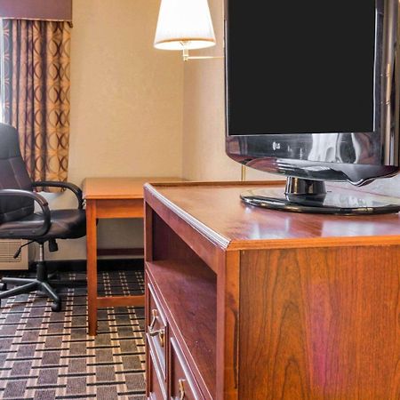 Quality Inn Grand Rapids North Walker Ngoại thất bức ảnh
