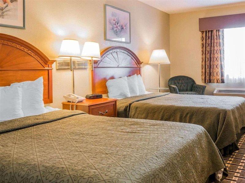 Quality Inn Grand Rapids North Walker Ngoại thất bức ảnh