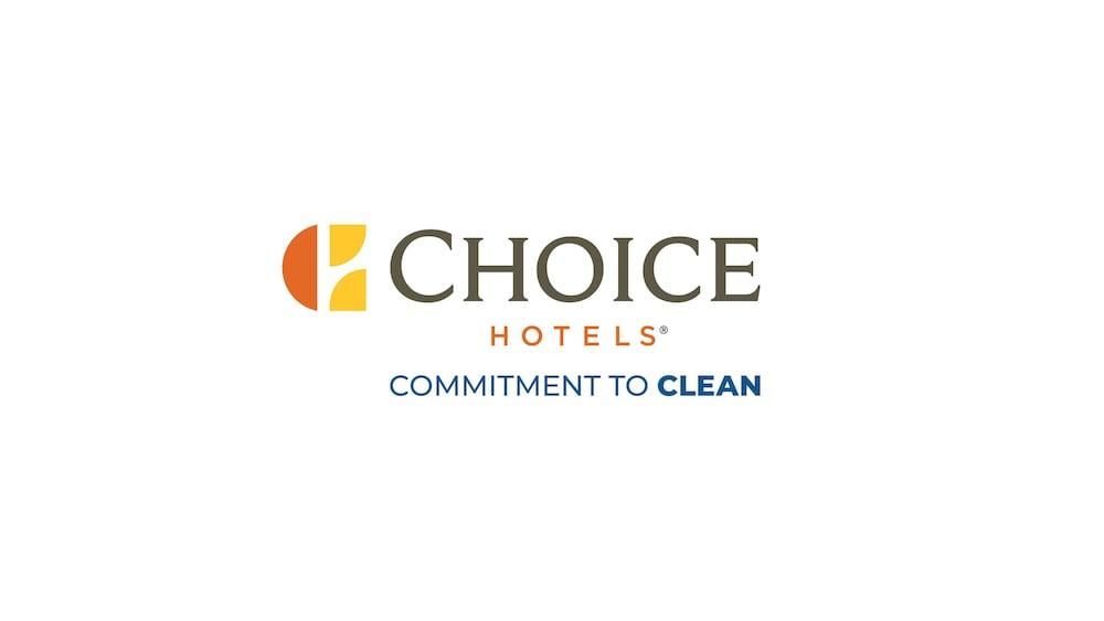 Quality Inn Grand Rapids North Walker Ngoại thất bức ảnh