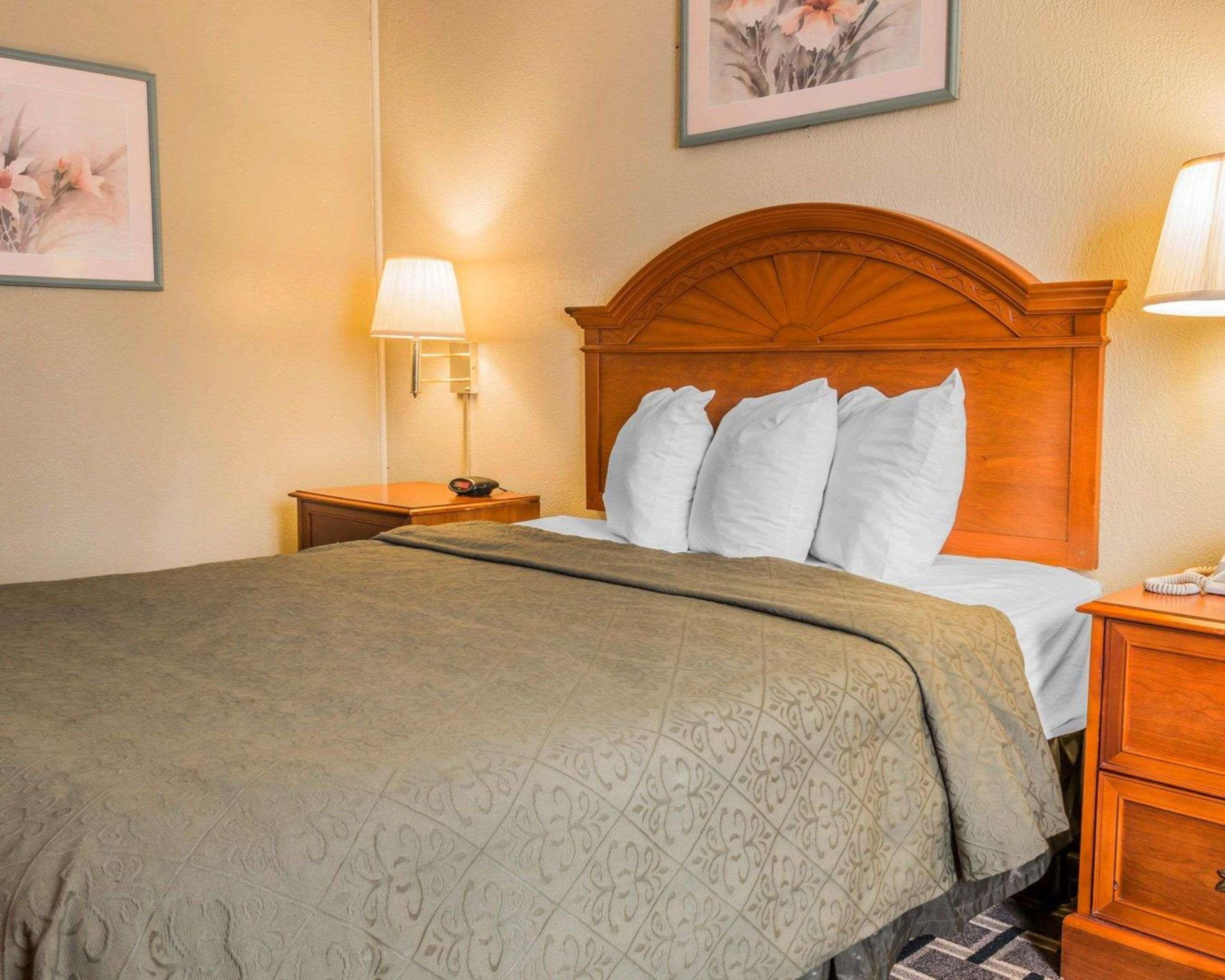 Quality Inn Grand Rapids North Walker Ngoại thất bức ảnh