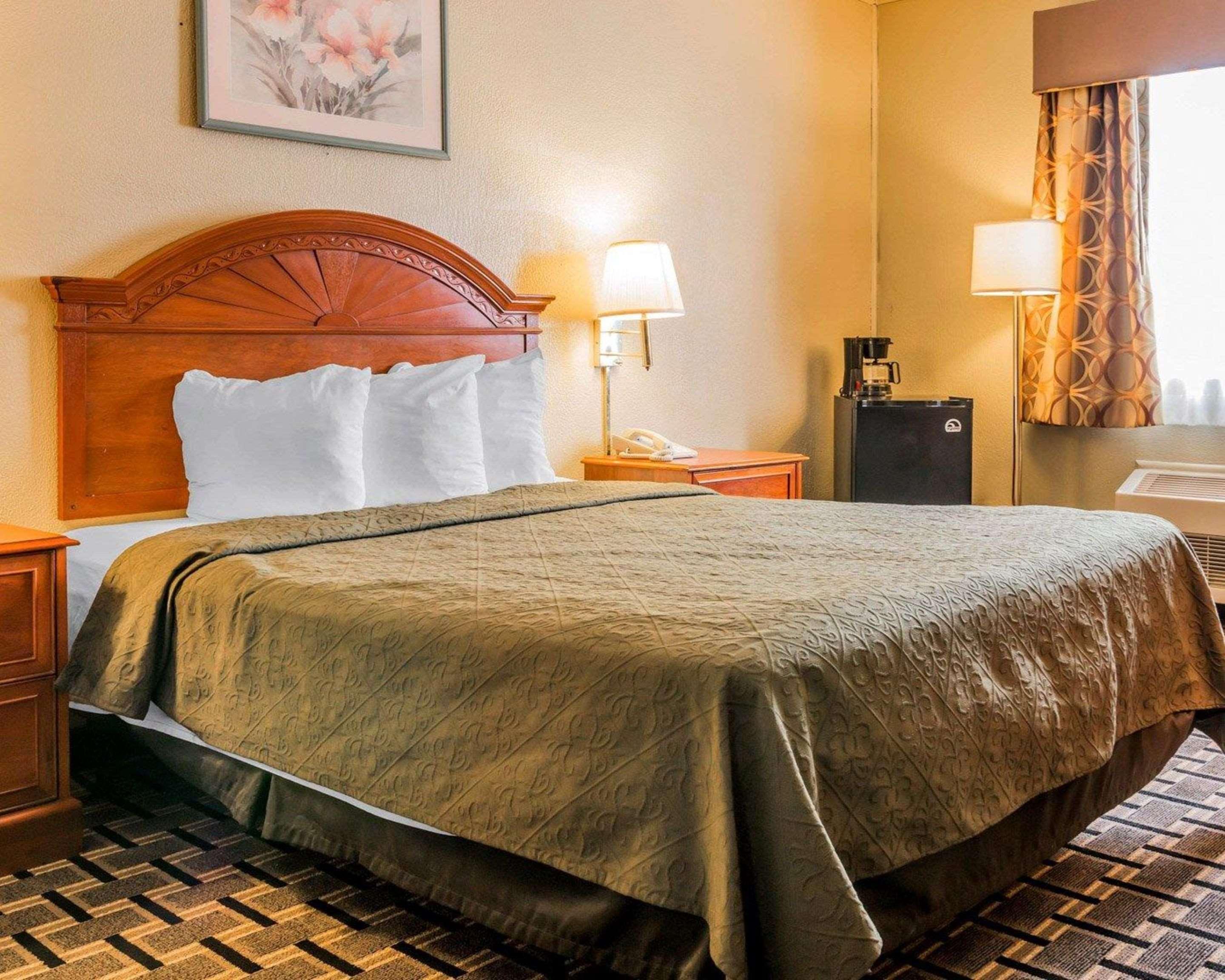 Quality Inn Grand Rapids North Walker Ngoại thất bức ảnh