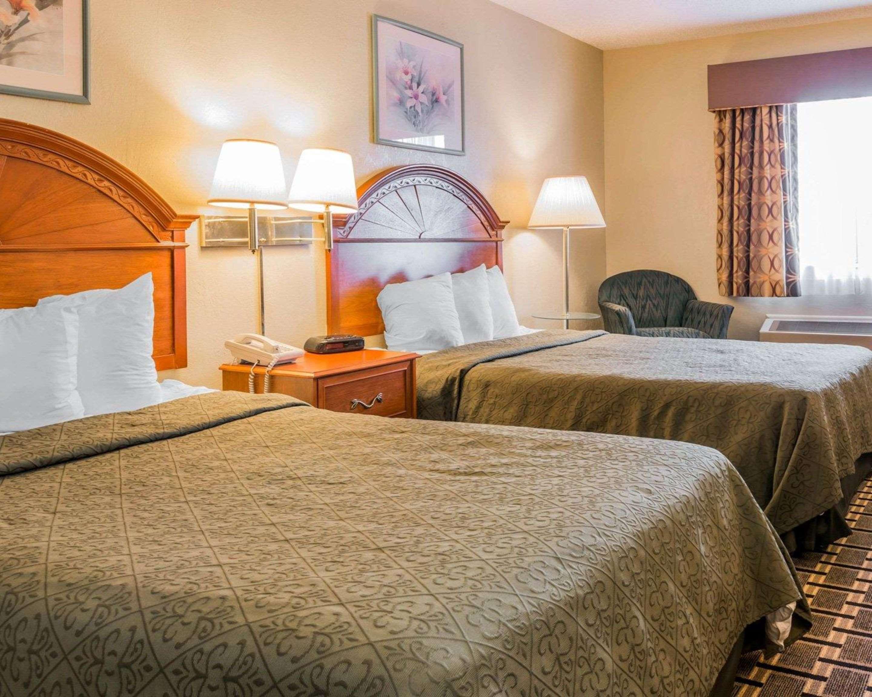 Quality Inn Grand Rapids North Walker Ngoại thất bức ảnh