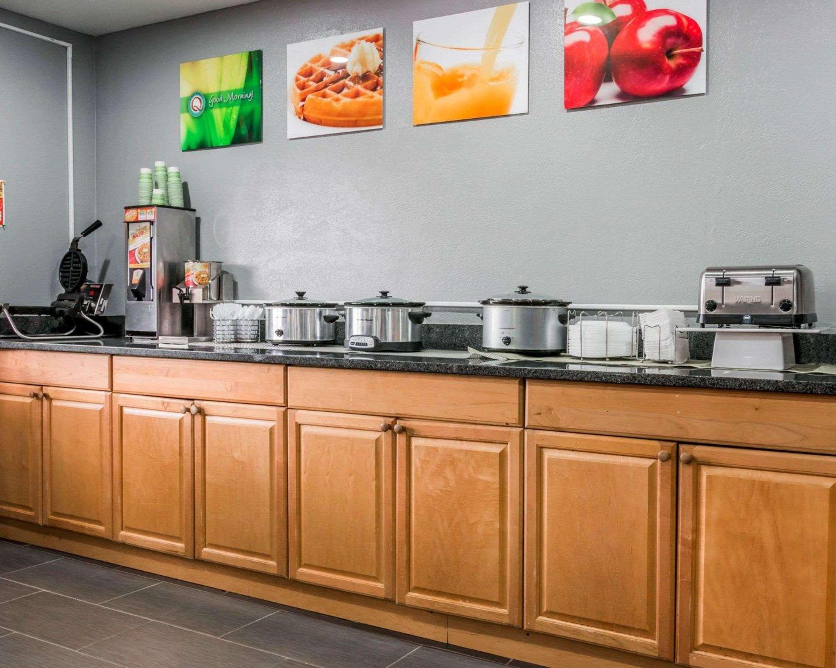 Quality Inn Grand Rapids North Walker Ngoại thất bức ảnh