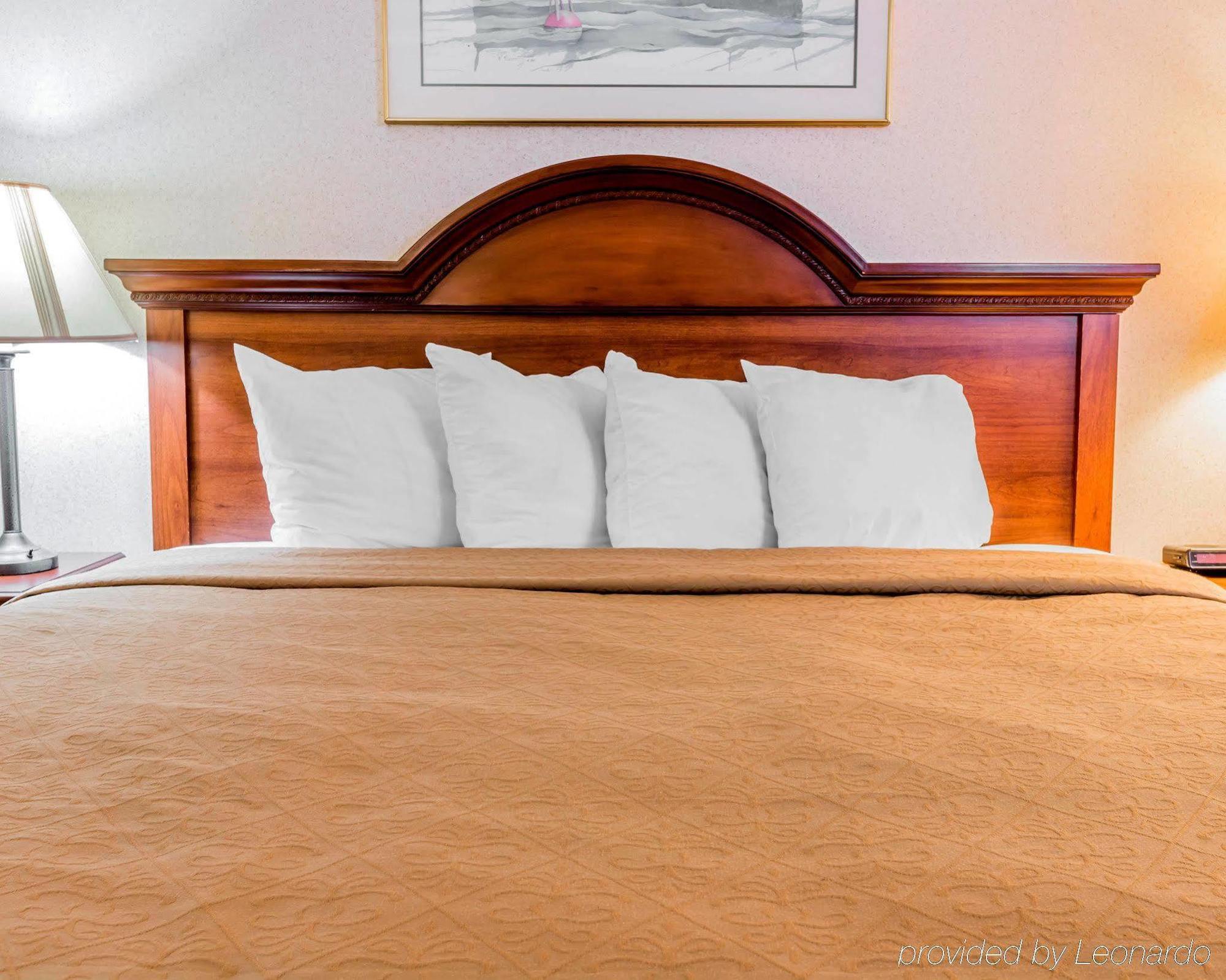 Quality Inn Grand Rapids North Walker Ngoại thất bức ảnh