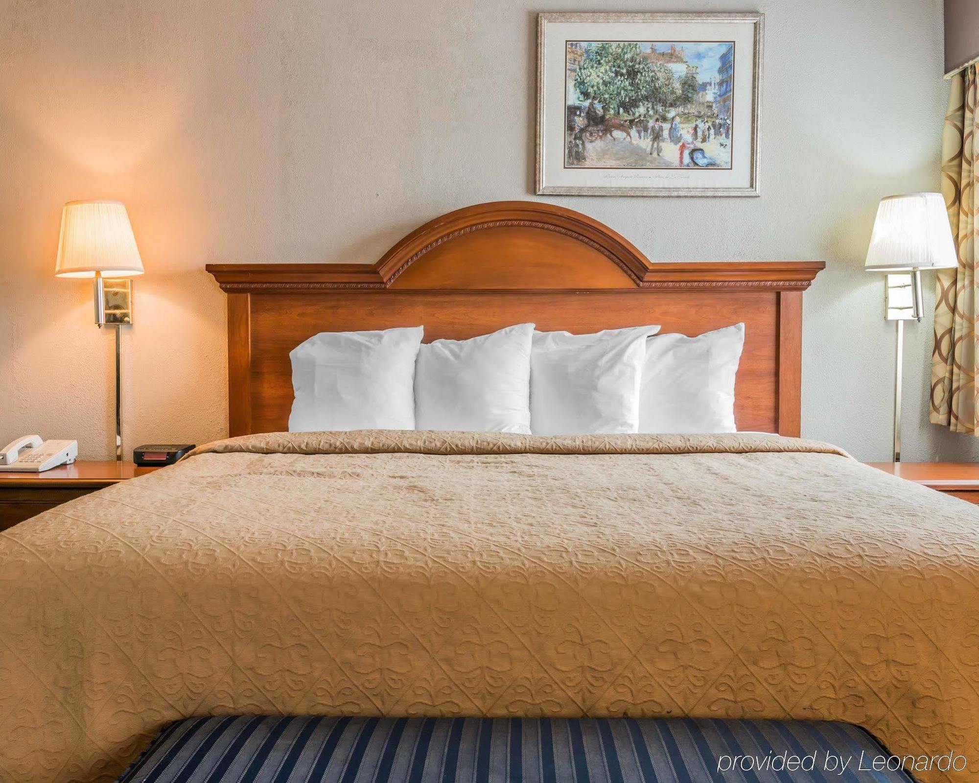 Quality Inn Grand Rapids North Walker Ngoại thất bức ảnh